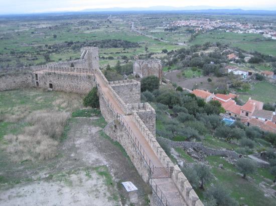 LA MURALLA Y LAS TORRES DE TRUJILLO