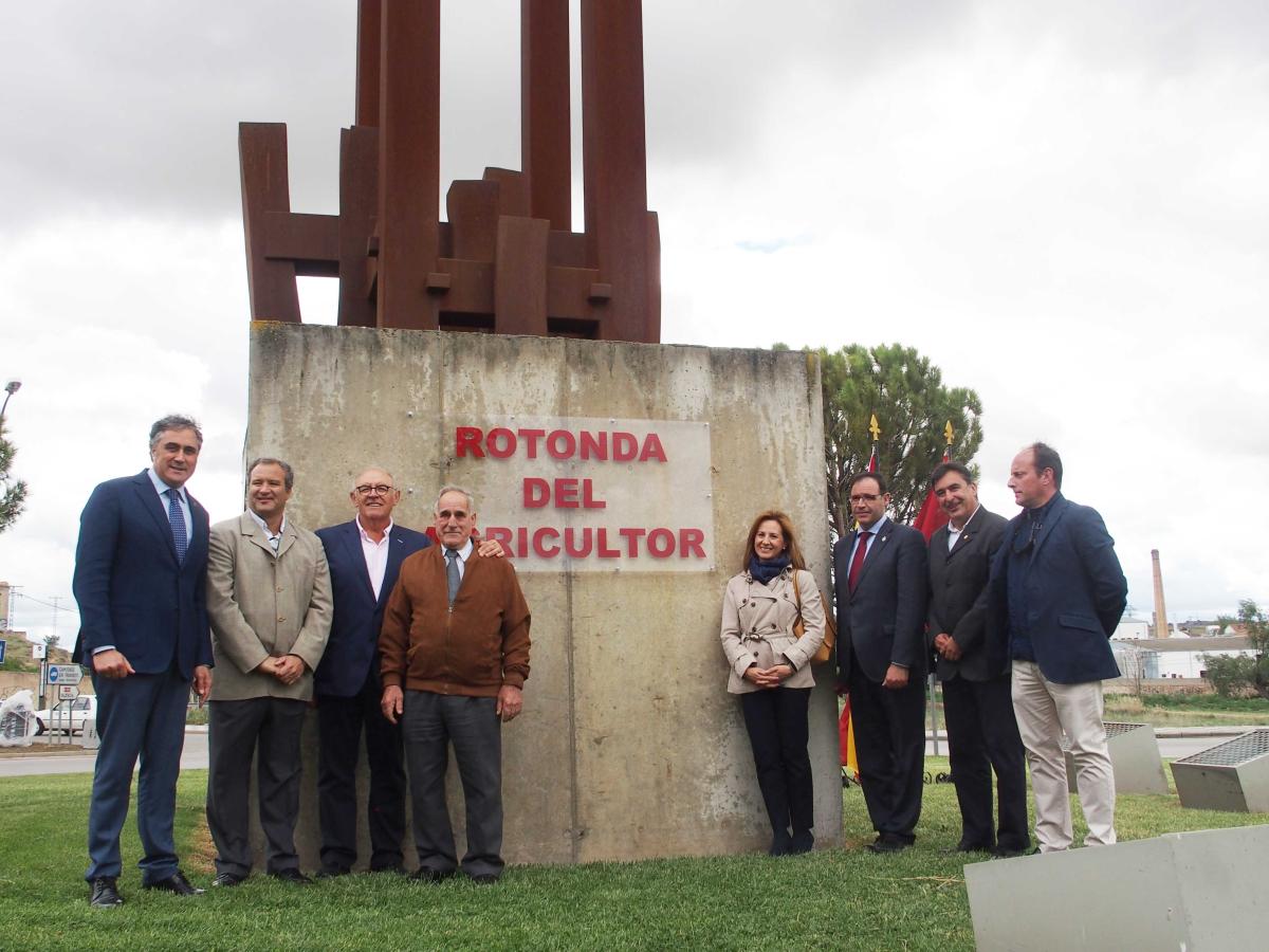 LOS AGRICULTORES YA TIENEN DE MANERA OFICIAL UNA ROTONDA EN LA CAPITAL CONQUENSE