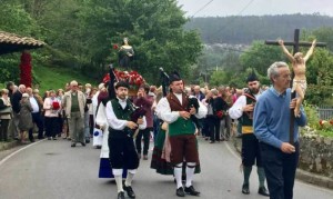 Procesión de Santa Rita en la localidad riosellana de Barréu.