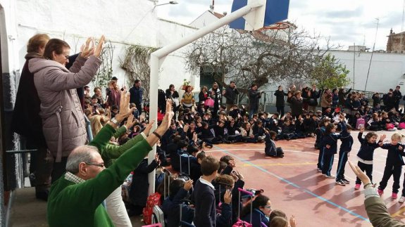 GRACIAS POR 117 AÑOS DE ENSEÑANZA • EL COLEGIO SANTO ÁNGEL RECIBIRÁ LA MEDALLA DE PLATA DE ALMENDRALEJO (BADAJOZ) EN AGRADECIMIENTO A SU LABOR EDUCATIVA EN LA CIUDAD