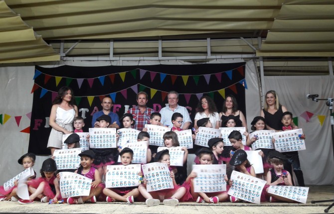 EL ADIÓS A UNA ETAPA ÚNICA • LOS ALUMNOS DE SANTIAGO APÓSTOL CELEBRAN EL FIN DE CLASES