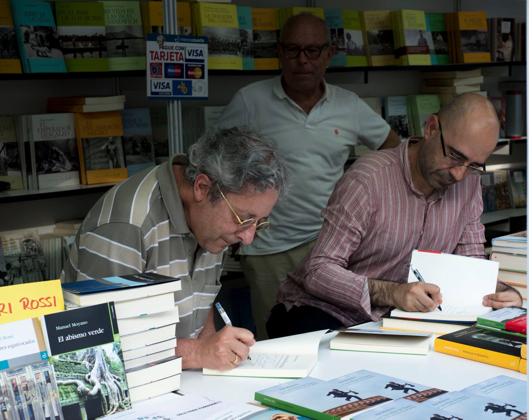 PEPE MONTESERÍN, CRONISTA OFICIAL DE PRAVIA (ASTURIAS), FIRMÓ EJEMPLARES DE SU OBRA EN LA FERIA DEL LIBRO DE MADRID