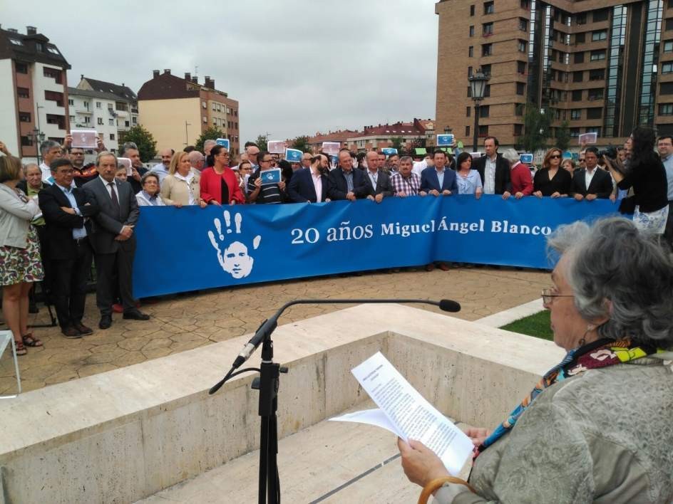 LA CIUDAD DE OVIEDO SE SUMA AL RECUERDO DE MIGUEL ÁNGEL BLANCO Y DE TODAS LAS VÍCTIMAS DEL TERRORISMO