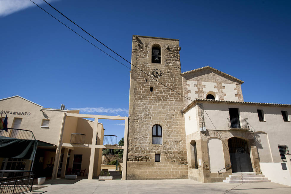 ALERRE: EN UNA FOTOSÍNTESIS CULTURAL A TIRO DE PIEDRA DE HUESCA • CUENTA CON UN SINGULAR MUSEO DEL TRAJE Y EL CALZADO, UNA CORAL DE VOCES MASCULINAS Y UNA PROFESORA NATIVA DE FRANCÉS QUE YA GENERA NIÑOS BILINGÜES EN EL PUEBLO