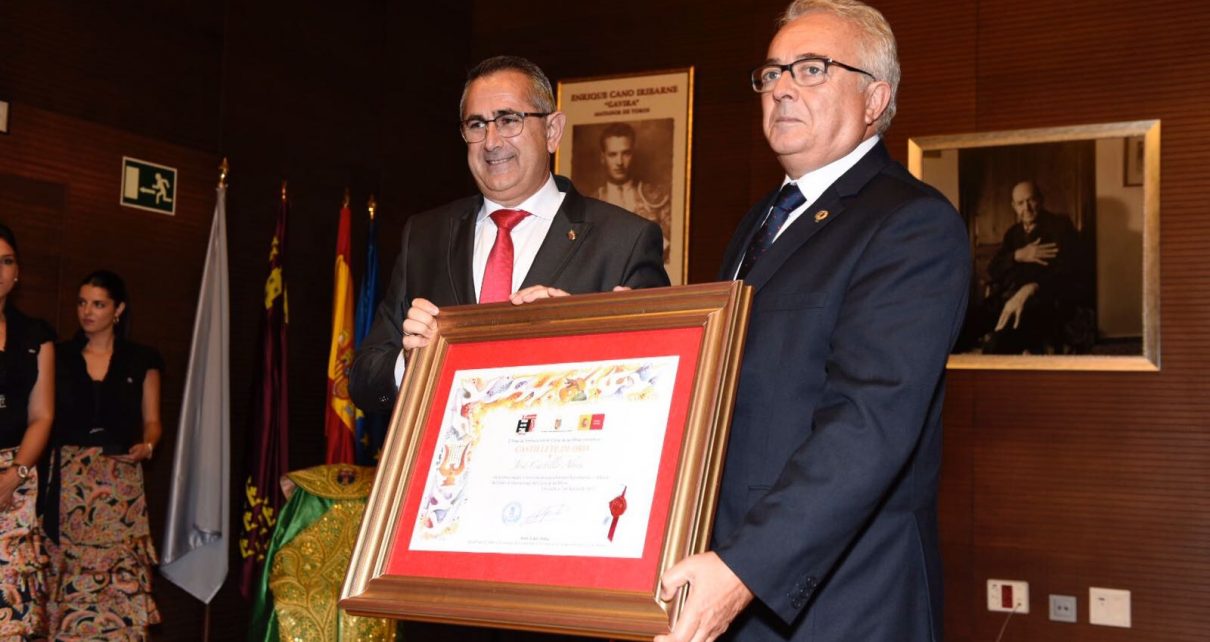 EL PERIODISTA TAURINO JOSÉ CASTILLO ABREU HA RECIBIDO EL CASTILLETE DE ORO