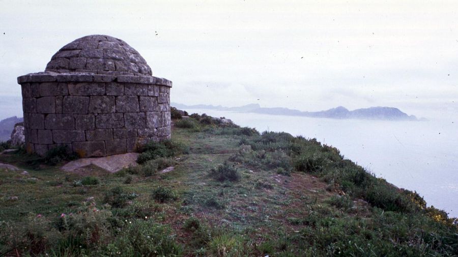 JULIO CÉSAR EN LAS ISLAS CÍES • LAS FUENTES CLÁSICAS Y LA HISTORIOGRAFÍA MODERNA APUNTAN A LA ESTANCIA DEL FUTURO DICTADOR DE ROMA EN LA RÍA DE VIGO