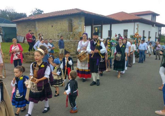 SAN MARTÍN DE BADA, EN PARRES (ASTURIAS), SE RINDE AL SANTO DE MONTPELLIER