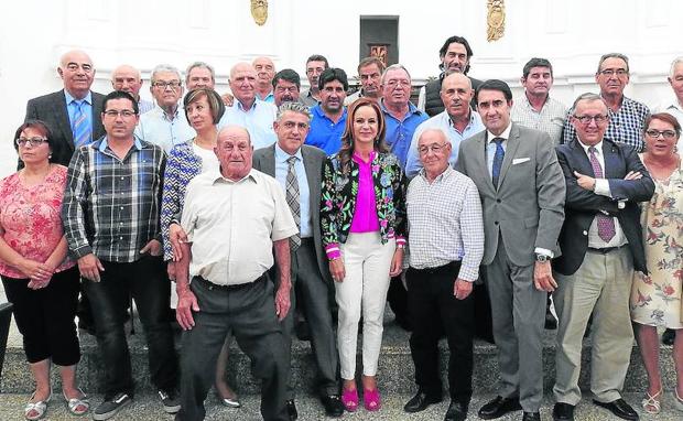 FUENTIDUEÑA FESTEJA SAN MATEO • LA PRESIDENTA DE LAS CORTES DE CASTILLA Y LEÓN, SILVIA CLEMENTE, Y EL CONSEJERO DE FOMENTO, JUAN CARLOS SUÁREZ-QUIÑONES ASISTEN A LOS ACTOS