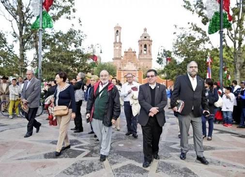 MARIACHIS, MOROS Y CRISTIANOS