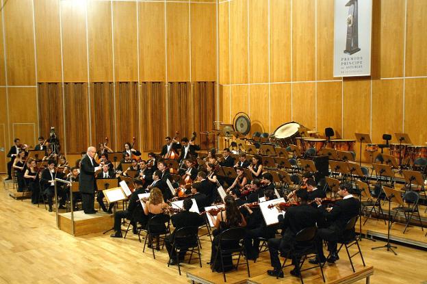 LO QUE EL AUDITORIO CAMBIÓ • EL EDIFICIO REVOLUCIONÓ EL PANORAMA CULTURAL Y CONGRESUAL CON SU APERTURA EN 1999 | «ERA UNA NECESIDAD ABSOLUTA EN UN SITIO COMO OVIEDO, DONDE LA MÚSICA CLÁSICA ES IMPORTANTE», AFIRMA EL PRESIDENTE DE ÓPERA, JAIME MARTÍNEZ