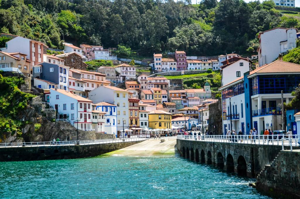 LA XUNTA DE TOPONIMIA PROPONE QUE CUDILLERO (ASTURIAS) SEA CUIDEIRU Y SOTO DE LUIÑA SOUTU LLUIÑA • EL GOBIERNO PIDE A LOS VECINOS QUE APORTEN SUS SUGERENCIAS ANTES DE HACER OFICIAL EL BORRADOR, A DEBATE EN EL PRÓXIMO PLENO