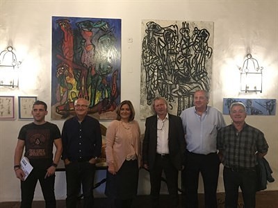 LA CONCEJAL DE CULTURA DEL AYUNTAMIENTO DE CUENCA INAUGURA LA EXPOSICIÓN DE CARLOS INDA DENTRO DEL CICLO ‘DÍAS DE ARTE’ EN LA POSADA DE SAN JOSÉ CON EL CRONISTA OFICIAL DE LA CIUDAD MIGUEL ROMERO