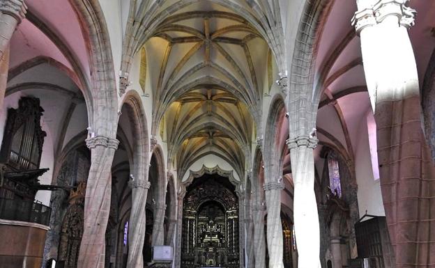 OLIVENZA (BADAJOZ), ATRAPADOS POR EL ENCANTO DE LOS DETALLES • EN LA CIUDAD, TODO ES SIMBÓLICO Y MAGNÍFICO: LAS CALLES, LOS ARCOS, LAS IGLESIAS Y LAS FORTALEZAS