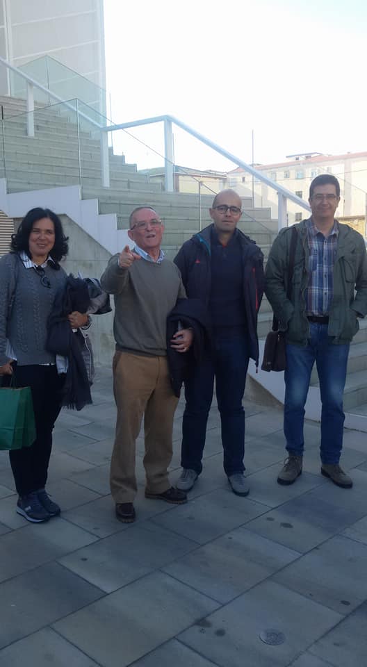 EL CRONISTA DE CAÑADA ROSAL (SEVILLA) JOSE ANTONIO FILTER RODRÍGUEZ, Y UN GRUPO DE VECINOS VISITAN EN LA CAROLINA (JAÉN) LA EXPOSICIÓN DEL FUERO 250.