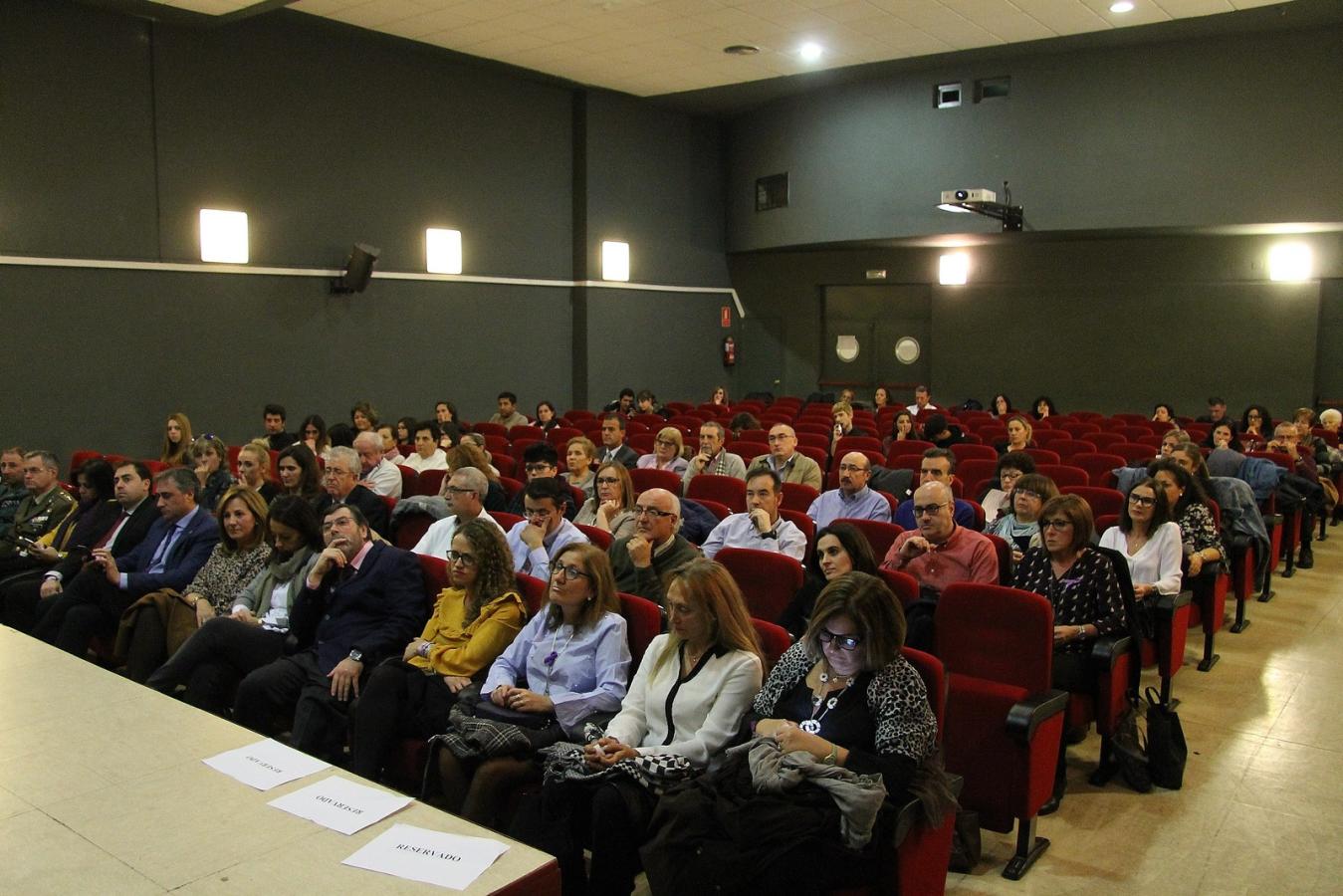 CUENCA SE UNE CONTRA LA VIOLENCIA DE GÉNERO EN UN ACTO INSTITUCIONAL.