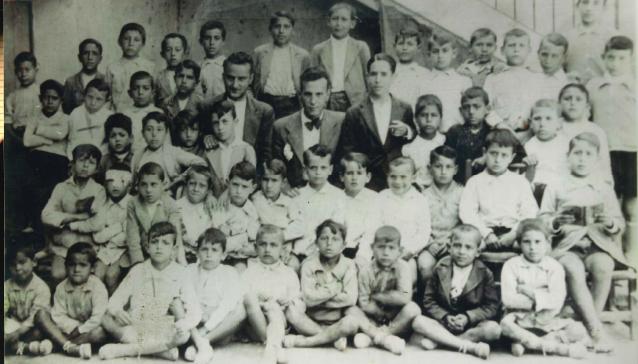 NECESIDAD DE UN GRUPO ESCOLAR EN 1948.