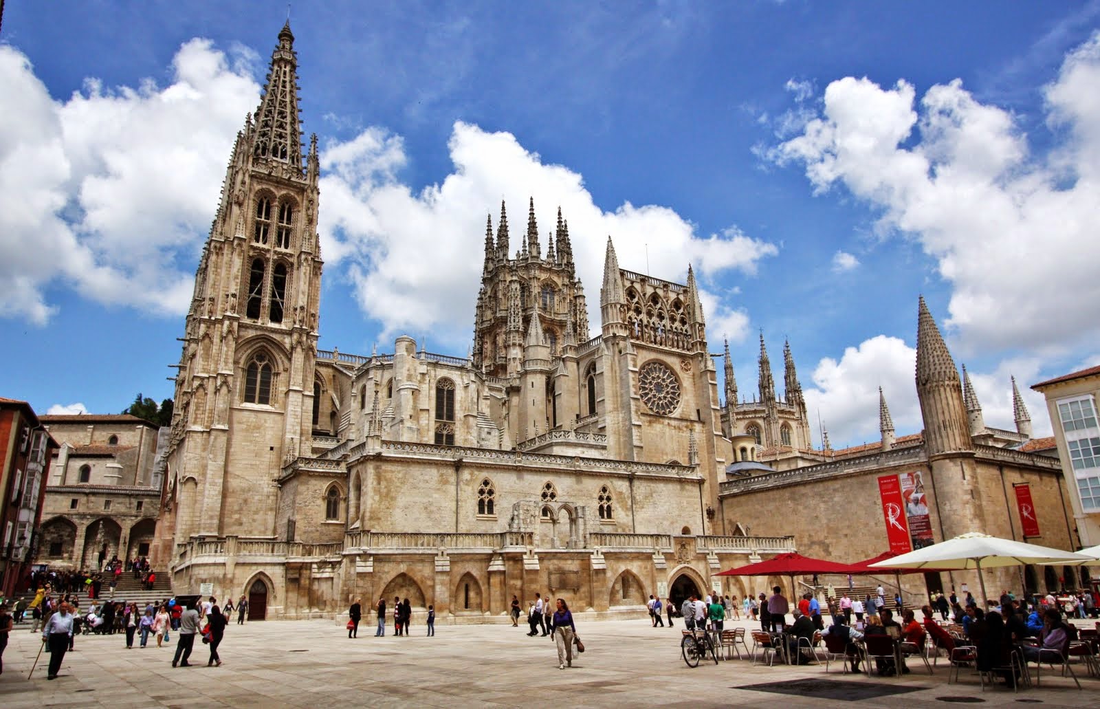 XXII CONGRESO DE HISTORIA DEL ARTE: VESTIR LA ARQUITECTURA. DEL 19 AL 22 DE JUNIO DE 2018 EN BURGOS.