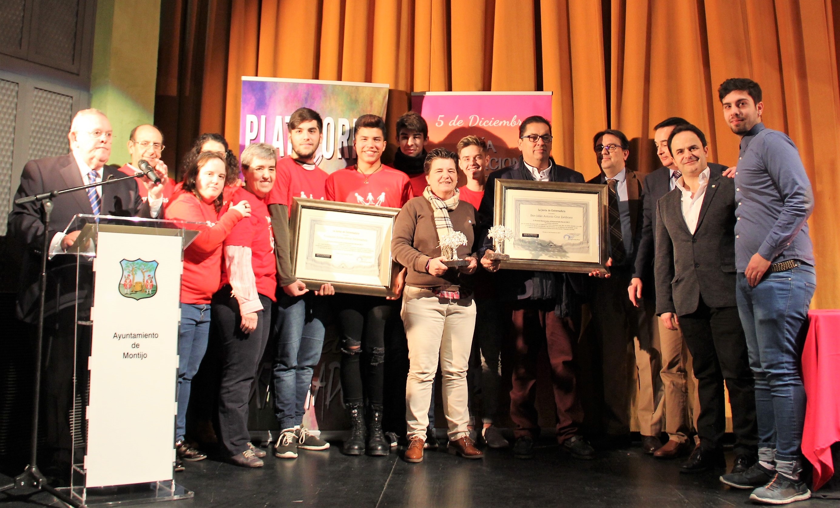 DIA INTERNACIONAL DEL VOLUNTARIADO Y ENTREGA DE LOS PREMIOS EXTREMEÑOS AL VOLUNTARIADO SOCIAL 2017.