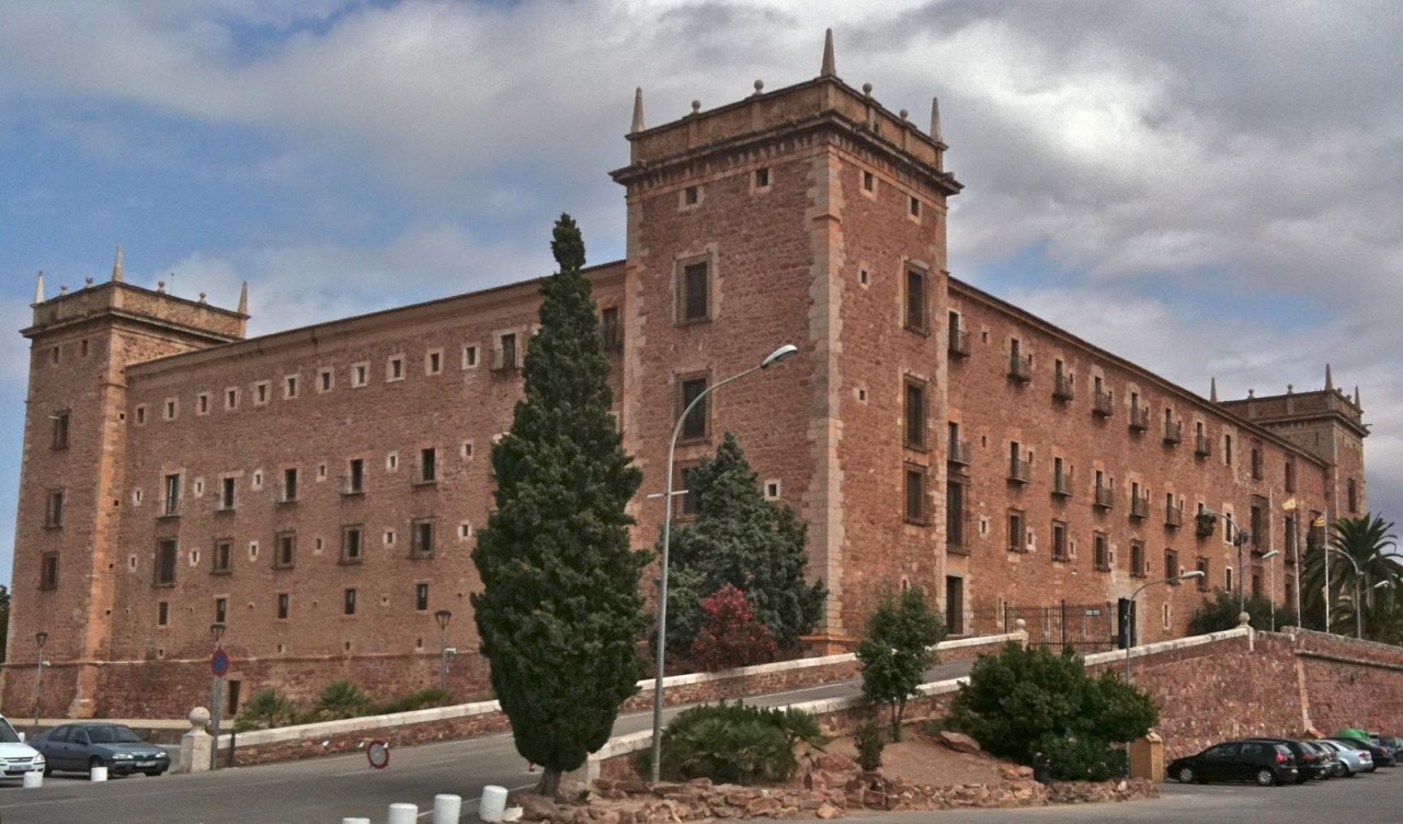 REAL MONASTERIO DEL PUIG DE SANTA MARÍA. SIMBOLO DEL REINO DE VALENCIA.