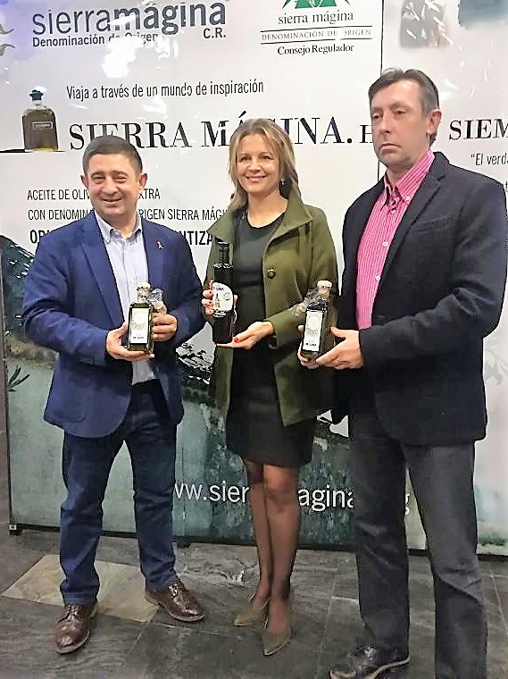 SIERRA MÁGINA EXHIBE SUS PRIMEROS ACEITES