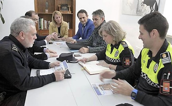 EL AYUNTAMIENTO DE CÁCERES Y LA SUBDELEGACIÓN MEJORARÁN LA SEGURIDAD EN LA PLAZA SANTIAGO