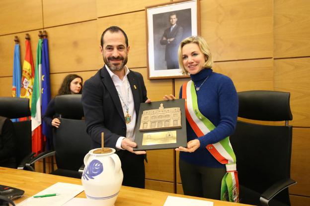 LA POLA DE SIERO (ASTURIAS) CERTIFICA SU UNIÓN CON ITALIA