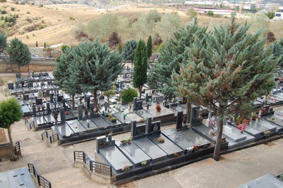 DE RUTA GUIADA POR EL CEMENTERIO DE SORIA