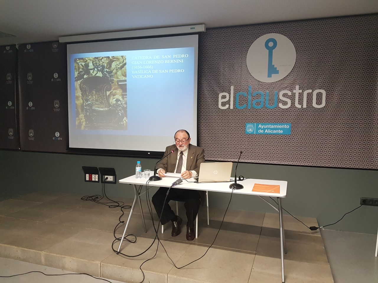 SAN PEDRO (ALICANTE) ABRE SU ANIVERSARIO CON UNA MAGISTRAL CONFERENCIA SOBRE ICONOGRAFÍA Y SIMBOLOGÍA