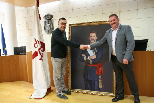 EL AYUTAMIENTO DE TOTANA (MURCIA) COLOCARÁ EN UN LUGAR DESTACADO UNA PINTURA DE FELIPE VI, PROPIEDAD DEL VECINO FRANCISCO JOSÉ MIRAS