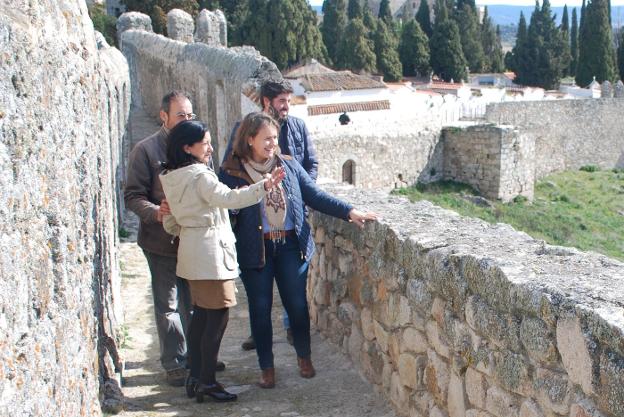 YA ESTÁ ABIERTO AL PÚBLICO EL PASEO DE RONDA DE LA MURALLA ENTRE EL ARCO DE TRIUNFO Y EL ESPOLÓN DE TRUJILLO (CÄCERES)