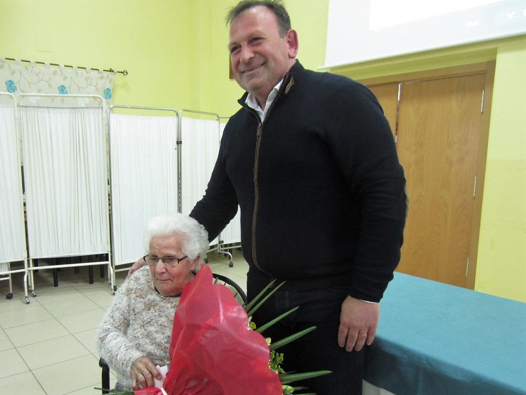 HOMENAJE EN LOBÓN (BADAJOZ) A DOÑA RAMONA VILLALBA VILLALBA CON MOTIVO DEL DÍA INTERNACIONAL DE LA MUJER TRABAJADORA