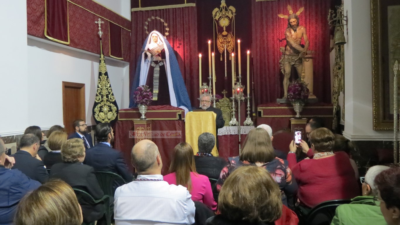 EL SACERDOTE Y CRONISTA JOSÉ MANUEL GONZÁLEZ  HACE REFLEXIONAR A LOS COFRADES DE LA FLAGELACIÓN DURANTE SU PREGÓN EN BADAJOZ