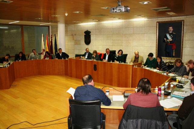 EL PLENO DEL AYUNTAMIENTO DE TOTANA (MURCIA) RECOMIENDA QUE SE LE DE LA REAL ORDEN DE ALFONSO x EL SABIO AL CRONISTA DE LA CIUDAD