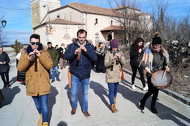 EN COZUELOS DE FUENTIDUEÑA (SEGOVIA) SE CELEBRA EL CERTAMEN DE DULZAINA Y REDOBLANTES ‘TRADICIÓN VIVA’