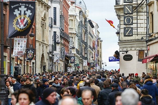 EL TIEMPO Y LOS PISOS TURÍSTICOS ILEGALES ‘BOICOTEAN’ EL TURISMO DE SEMANA SANTA EN LEÓN