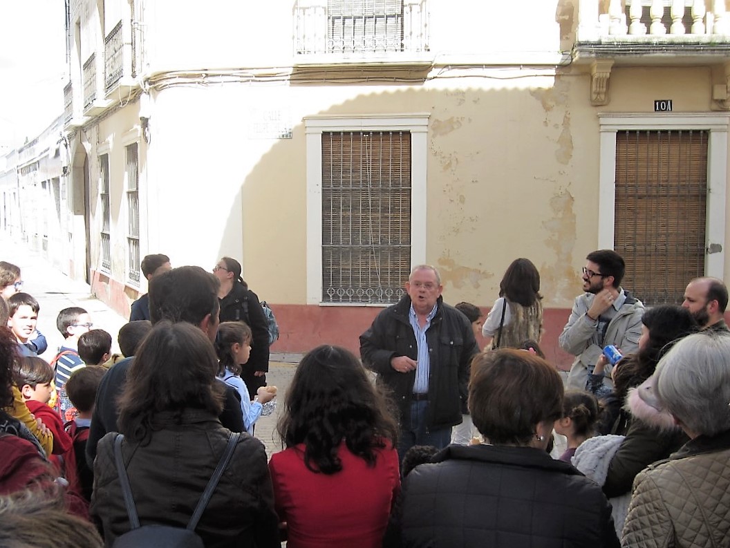 INTERCAMBIO ENTRE LOS CONSERVATORIOS DE MÚSICA DE ALMENDRALEJO Y MONTIJO (BADAJOZ). VISITA GUIADA