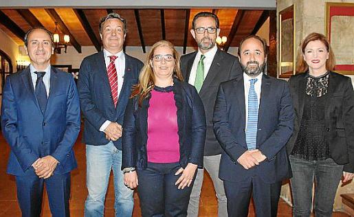 CENA Y DEBATE DE COLEGIOS PROFESIONALES EN MOLÍ DES COMTE (PALMA)