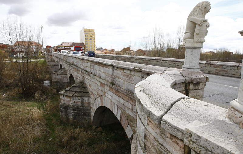 LEÓN APRENDE A ABRIR SU CASA A LOS PEREGRINOS DE SANTIAGO