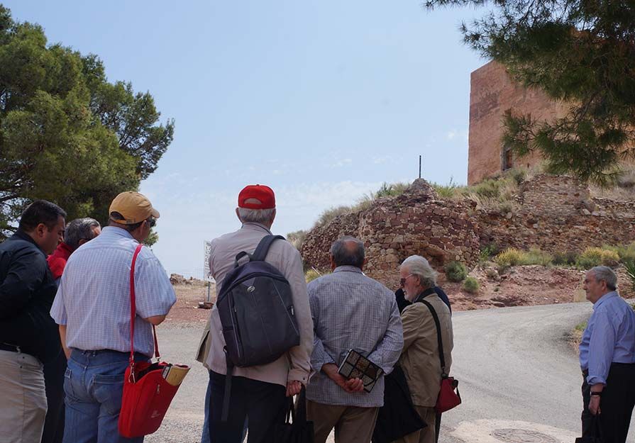 CRONISTAS OFICIALES E INVESTIGADORES DE VALENCIA REIVINDICAN LA RESTAURACIÓN DEL CASTILLO DE TORRES TORRES