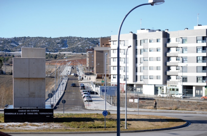 EL CERRO DE LA HORCA RECOGE FIRMAS PARA PEDIR UNA PARTIDA ECONÓMICA DE CUENCA PARA EL BARRIO