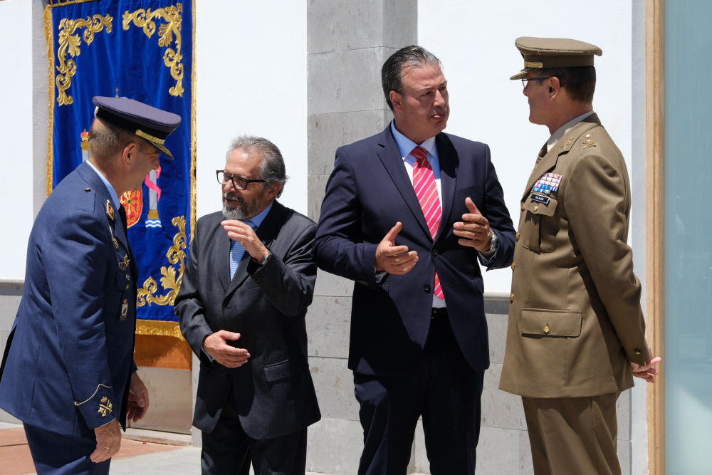 SAN MATEO (LAS PALMAS)  HOMENAJEA A LAS FUERZAS ARMADAS CON UNA PLAZA EN EL CENTRO URBANO