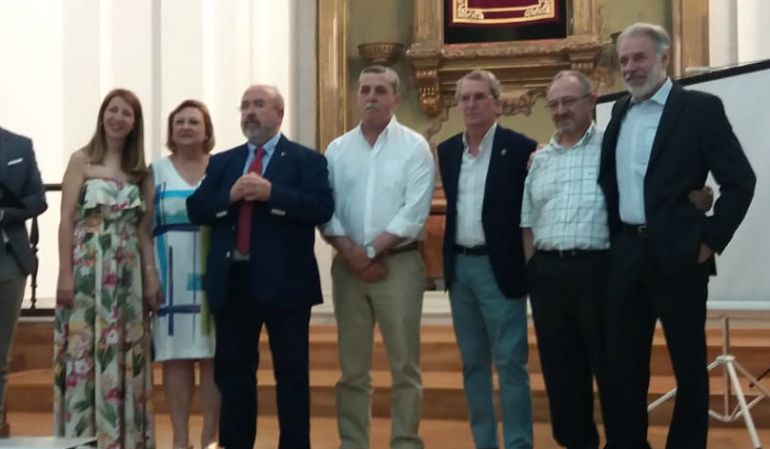 LA CONCEJALÍA DE EDUCACIÓN DE ANDÚJAR (JAÉN) HOMENAJEÓ AL PROFESORADO JUBILADO DE ESTE CURSO POR SU LABOR DOCENTE