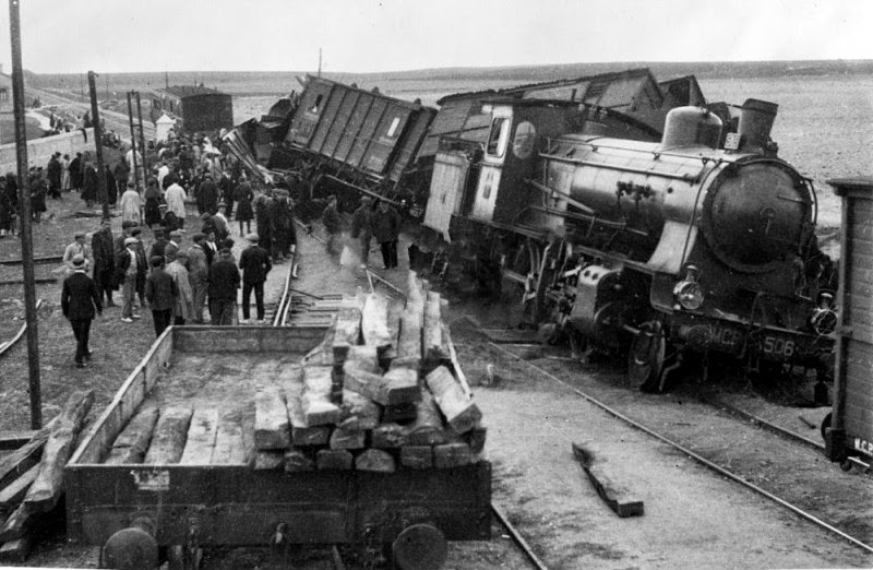 TERRIBLE SINIESTRO FERROVIARIO EN LEGANES EN 1925