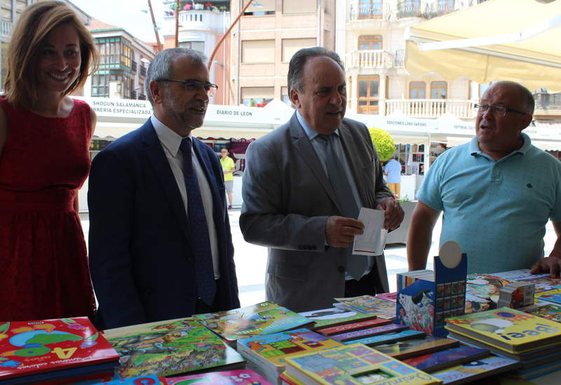 LA FERIA DEL LIBRO DE LA BAÑEZA (LEÓN) GANA POSICIONES Y SE CONSOLIDA COMO REFERENTE EDITORIAL