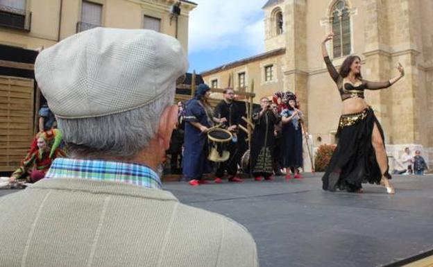 LEÓN PRESENTA ‘EL VERANO CULTURAL’ QUE INCLUYE TÍTERES, TEATRO, MALABARISMOS Y CUENTACUENTOS