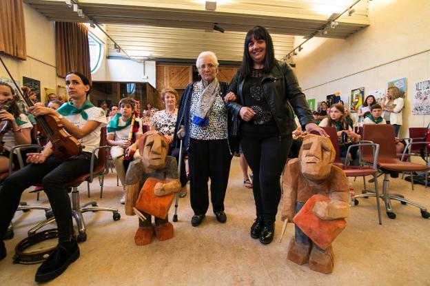 PERCUSIÓN CON NOMBRE DE MUJER (ASTURIAS)