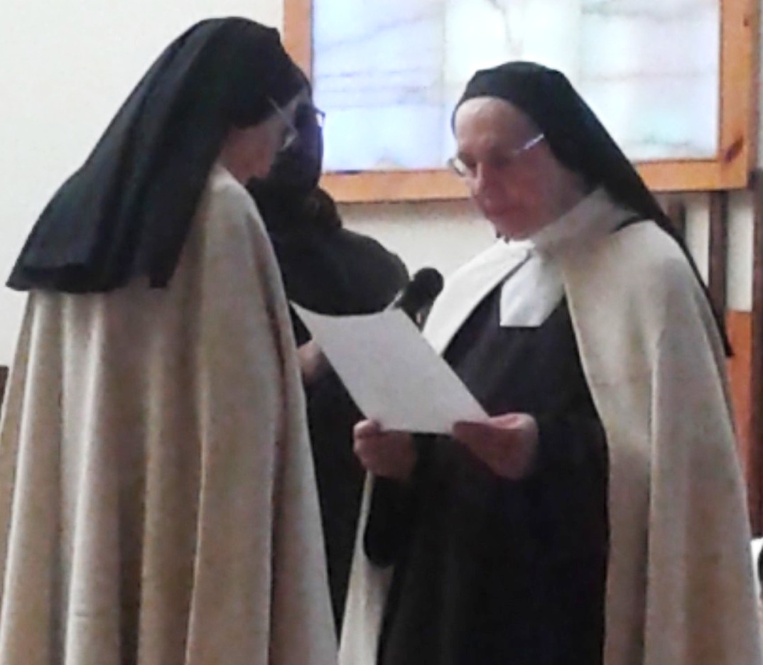 EL PUEBLO DE VILLAR (VALENCIA) Y LA CONGREGACIÓN CARMELITANA CELEBRAN LAS BODAS DE ORO DE UNA CARMELITA VILLARENCA.