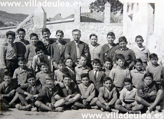 GRUPO ESCOLAR Y CASA DE LOS MAESTROS DE ULEA (MURCIA) EN 1956