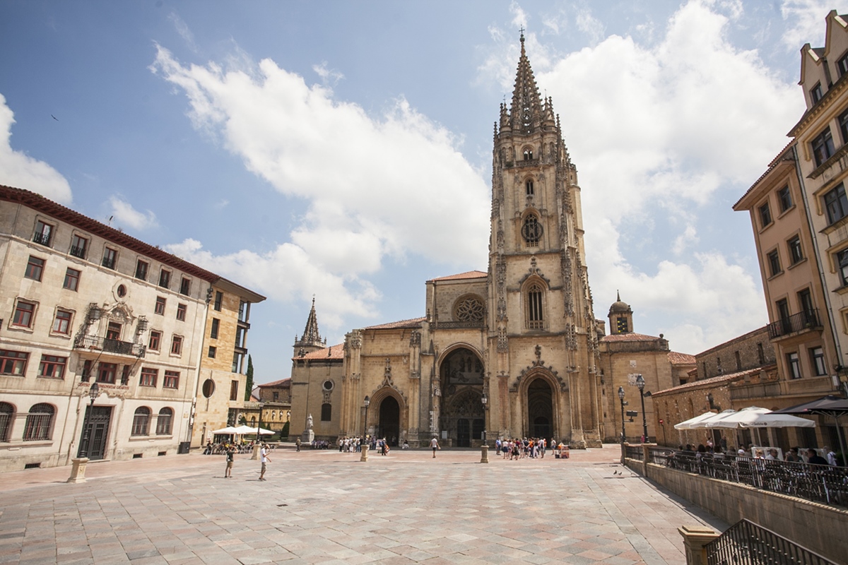 CATEDRAL CHATA DE OVIEDO (ASTURIAS)