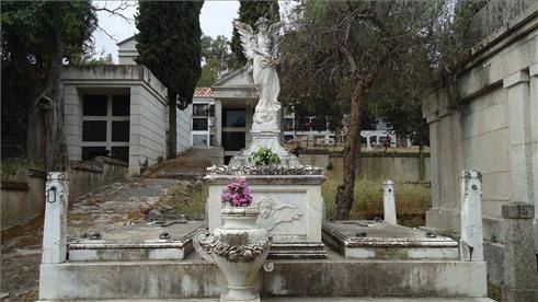 KUBRICK Y VISITA EL CEMENTERIO, EN LAS JORNADAS GÓTICAS (CÁCERES)